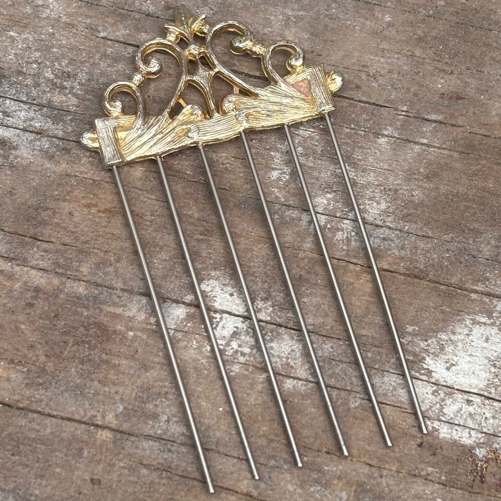 Vintage 1950’s Gold Toned Fancy Victorian Hair Pick/Comb!